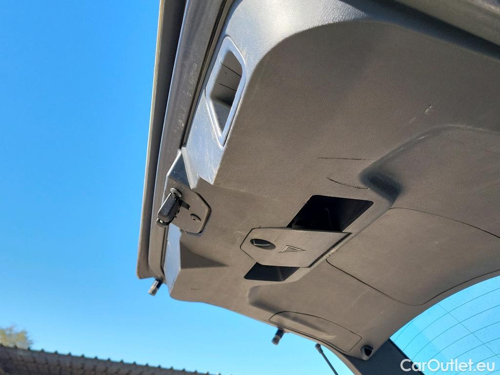  Peugeot  3008 PEUGEOT  / 2016 / 5P / todoterreno 1.5 BlueHDi 96kW (130CV) S&S Active (AC) #7