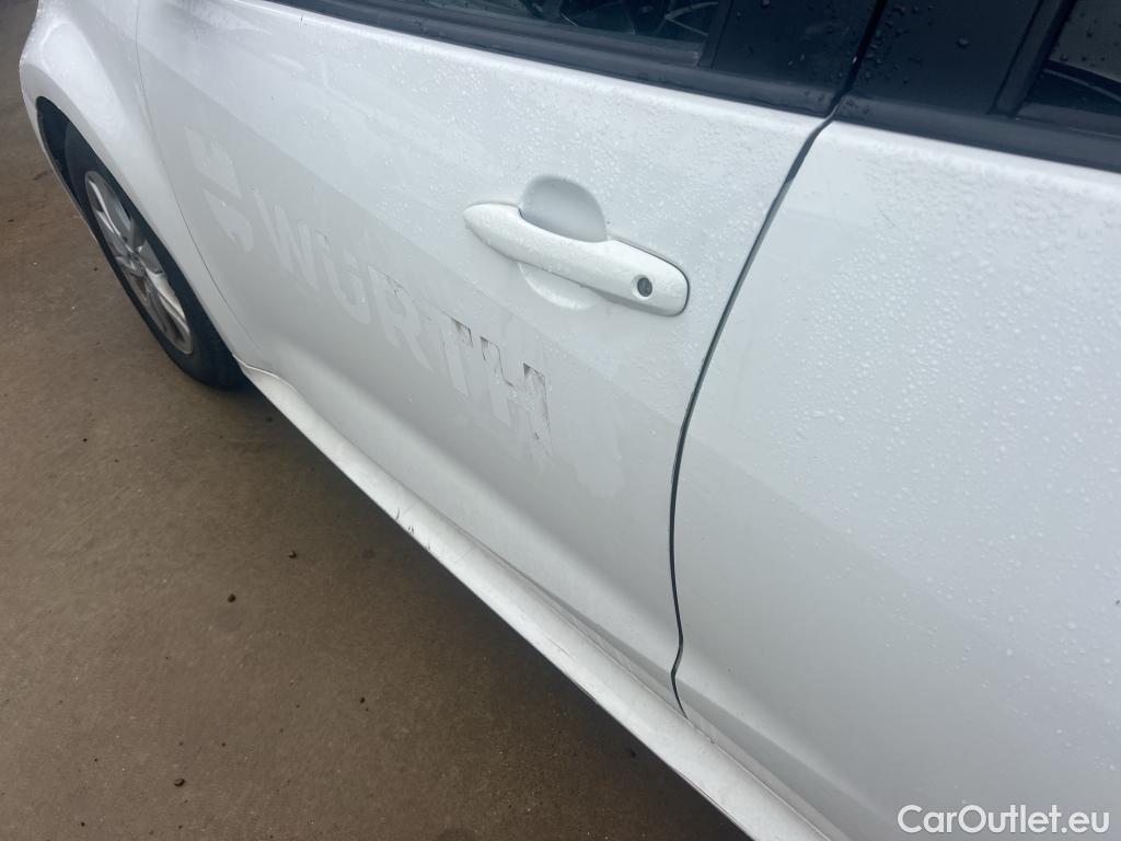  Toyota  Yaris TOYOTA  / 2020 / 5P / berlina con portón 1.5 120H Business Plus #10