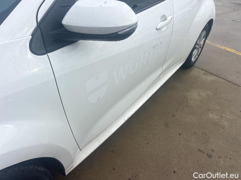  Toyota  Yaris TOYOTA  / 2020 / 5P / berlina con portón 1.5 120H Business Plus #3