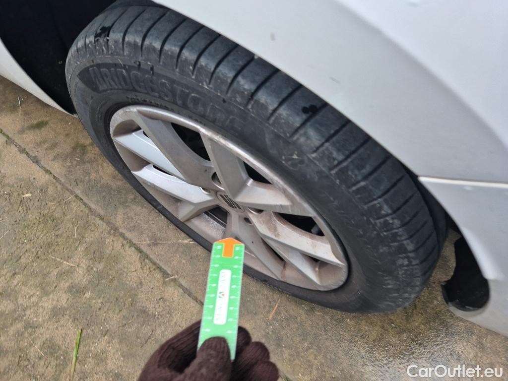  Land Rover  Discovery SEAT Nuevo León / 2020 / 5P / berlina con portón 2.0 TDI 85kW S&S Style Go(SP) #6