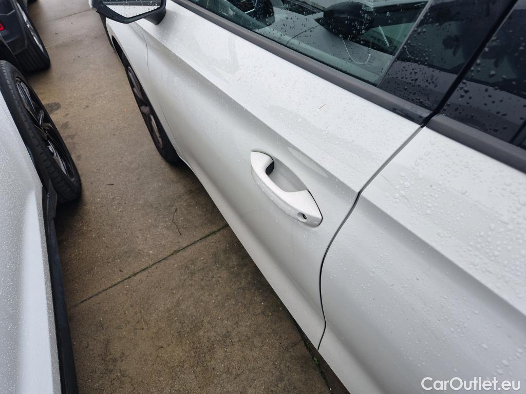  Land Rover  Discovery SEAT Nuevo León / 2020 / 5P / berlina con portón 2.0 TDI 85kW S&S Style Go(SP) #26