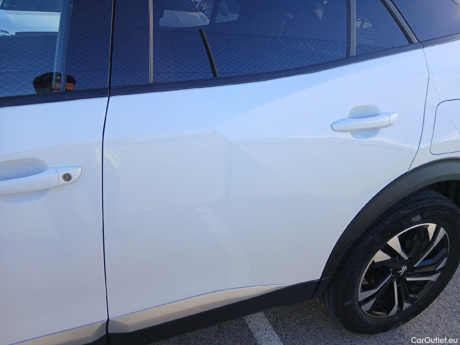  Peugeot  2008 PEUGEOT  / 2019 / 5P / todoterreno Allure Puretech 100 S&S BVM6 (CX) #27