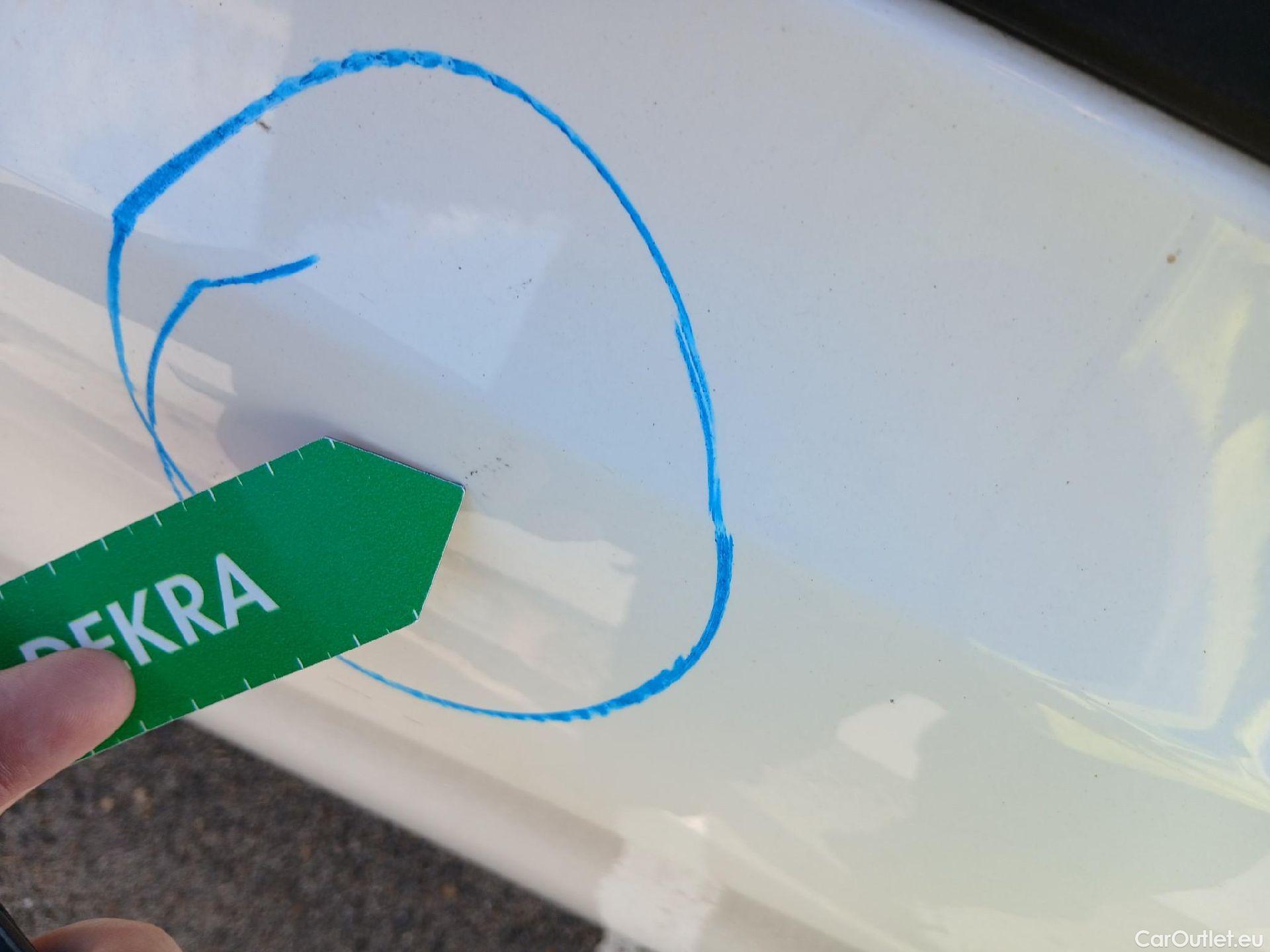  Peugeot  308 PEUGEOT  / 2017 / 5P / berlina con portón 5p Active Pack PureTech 110 S&S (AC) #20