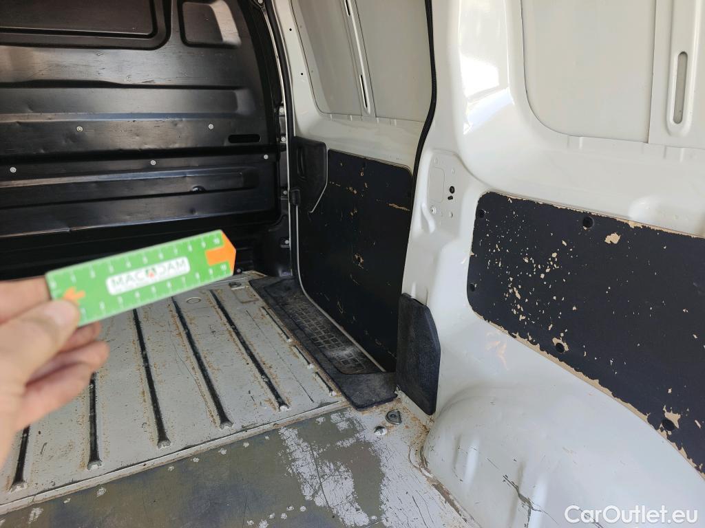  Peugeot  Expert PEUGEOT  / 2016 / 4P / furgón Furgón Pro 2.0 BlueHDi 120 S&S Standard (CX) #32