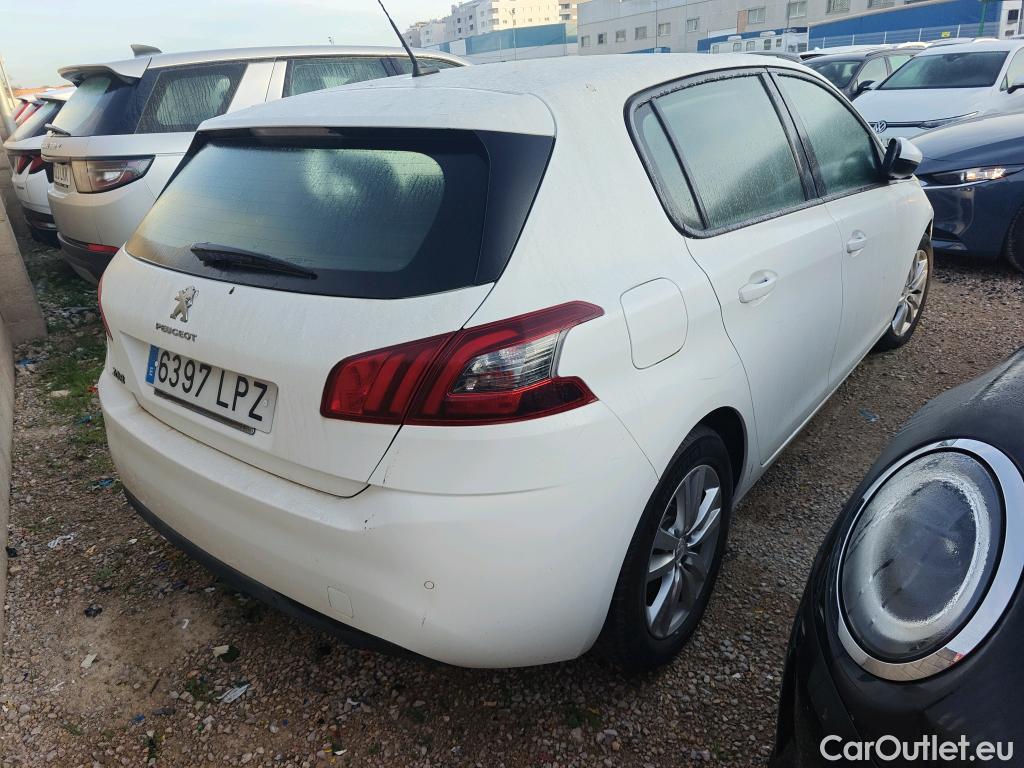  Peugeot  308 PEUGEOT  / 2017 / 5P / berlina con portón 5p Active Pack BlueHDi 130 S&S #31