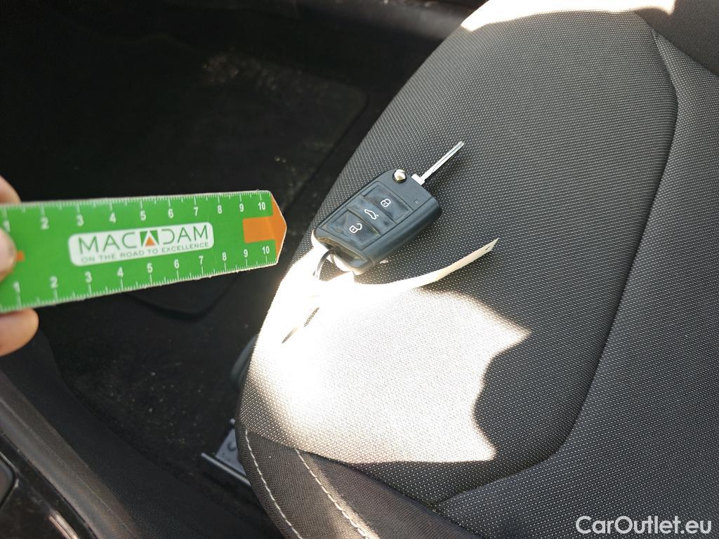  Skoda  Fabia SKODA  / 2021 / 5P / berlina con portón 1.0 TSI 70kW (95CV) Ambition (AC2) #2