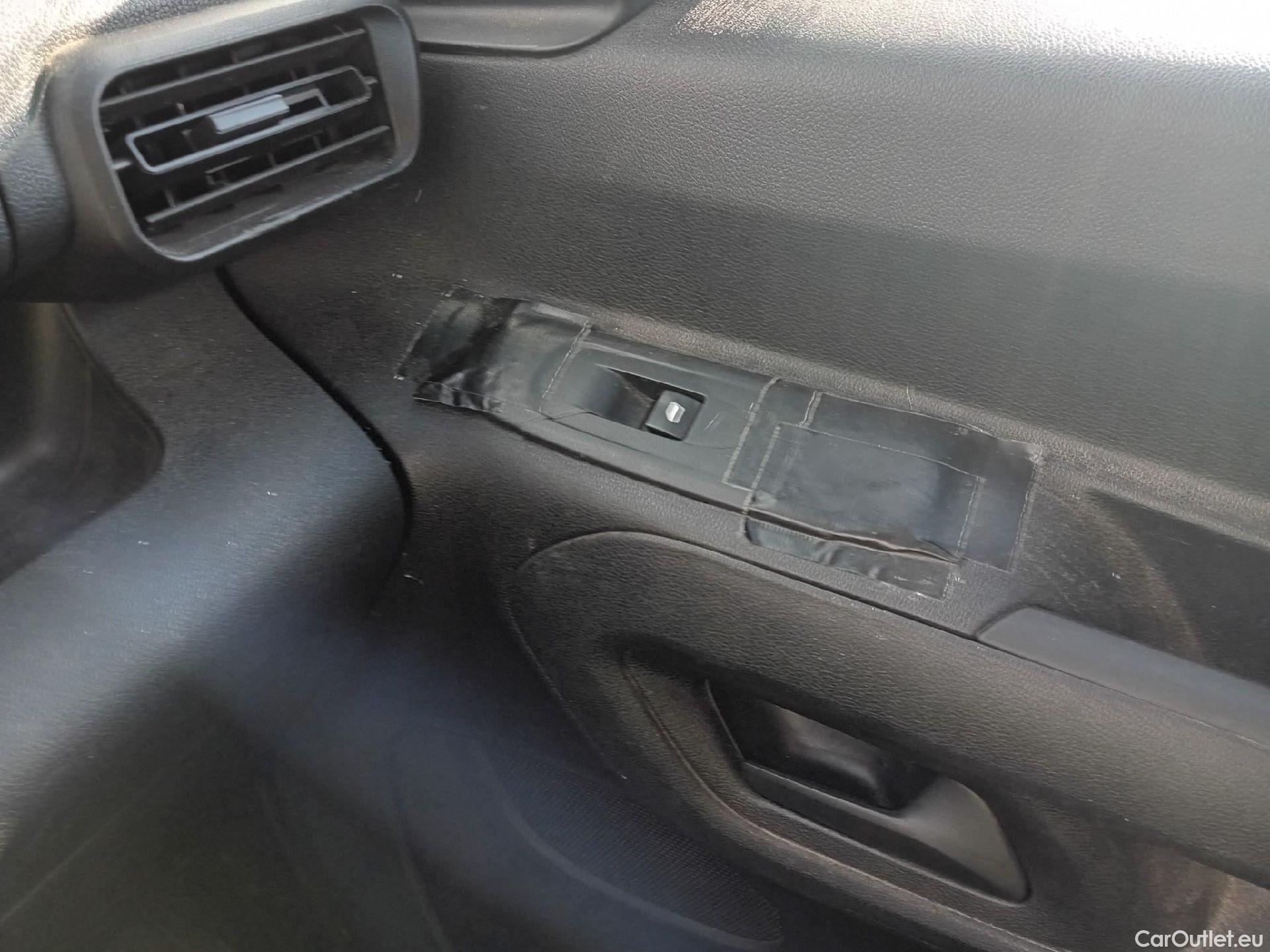  Toyota  Proace TOYOTA  City / 2020 / 4P / combi 1.5D 75kW (100CV) GX L1 (CX) #5