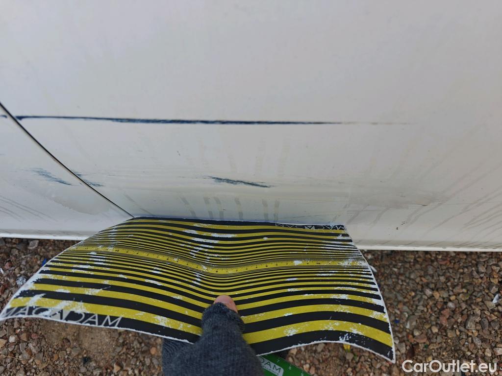  Peugeot  308 PEUGEOT  / 2017 / 5P / berlina con portón 5p Active Pack BlueHDi 130 S&S #6