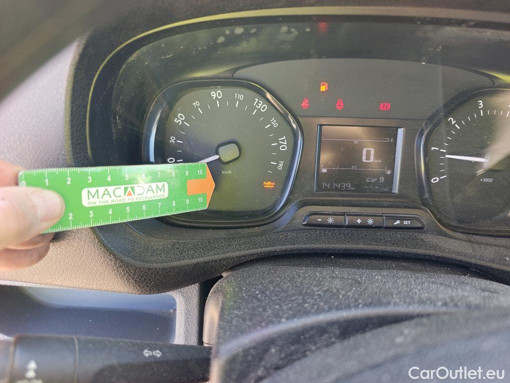  Peugeot  Expert PEUGEOT  / 2016 / 4P / furgón Furgón Pro 2.0 BlueHDi 120 S&S Standard (CX) #79