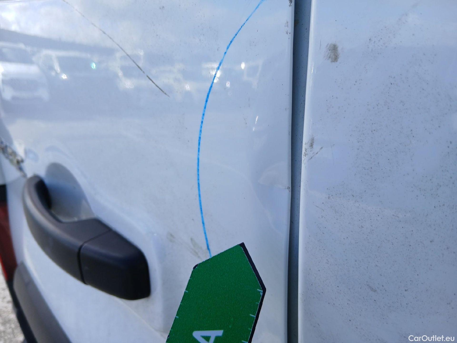  Renault  Trafic RENAULT  / 2021 / 4P / furgón Furgón L1H1 Blue dCi 96 Kw (130 CV) (AC2) #27