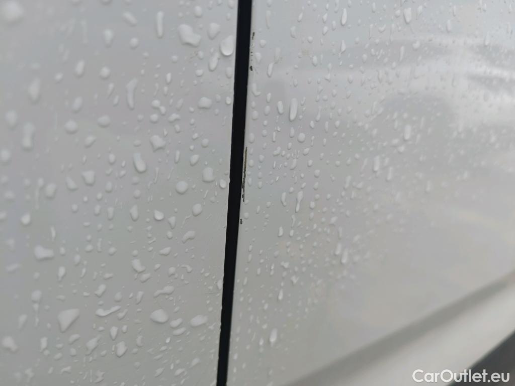  Opel  Combo OPEL  / 2018 / 3P / furgón derivado de turismo Cargo L 1000kg Diesel 1.5 100HP S&S MT E (AC) #52