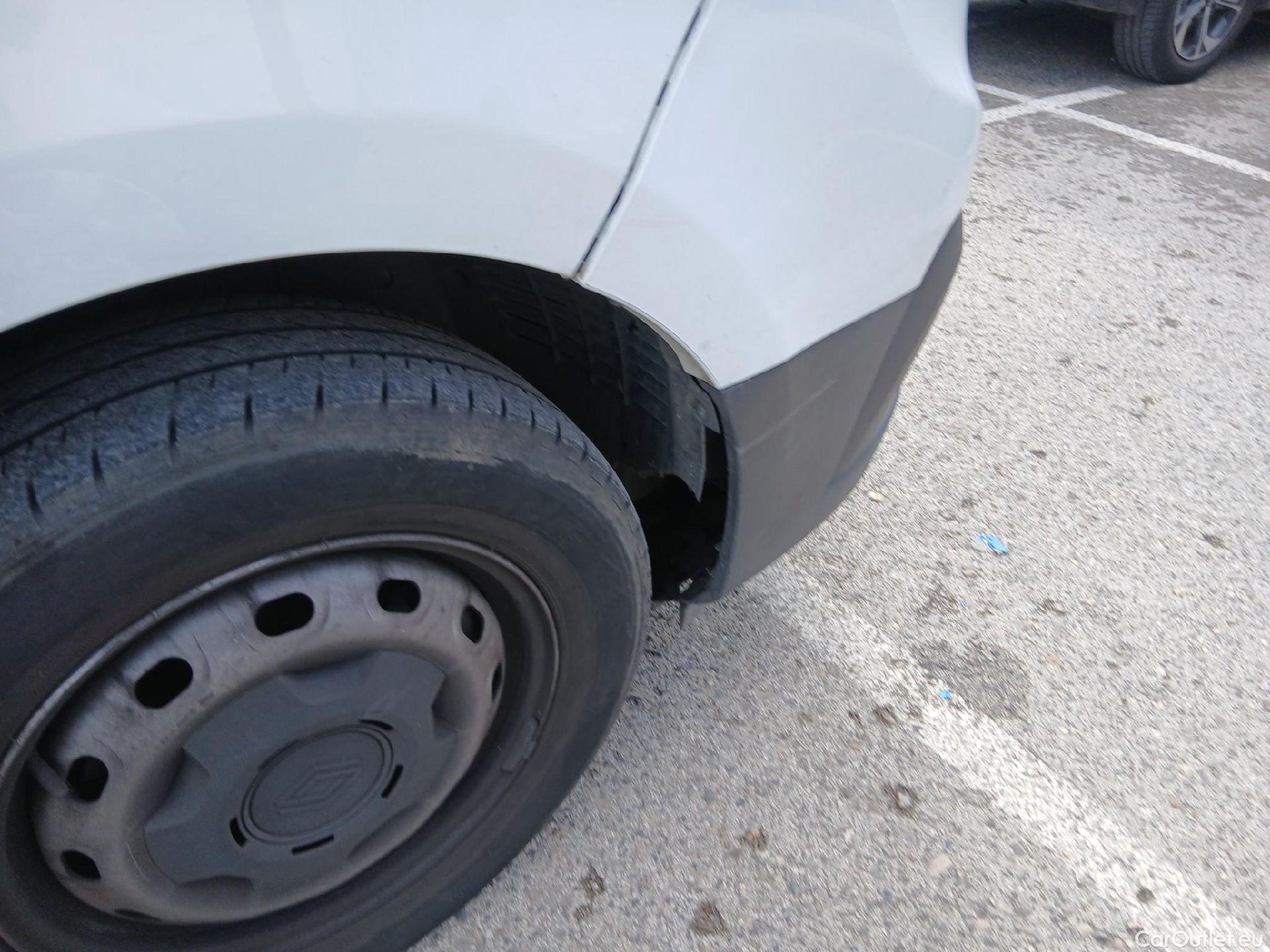  Renault  Trafic RENAULT  / 2021 / 4P / furgón Furgón L1H1 Blue dCi 96 Kw (130 CV) (AC2) #58