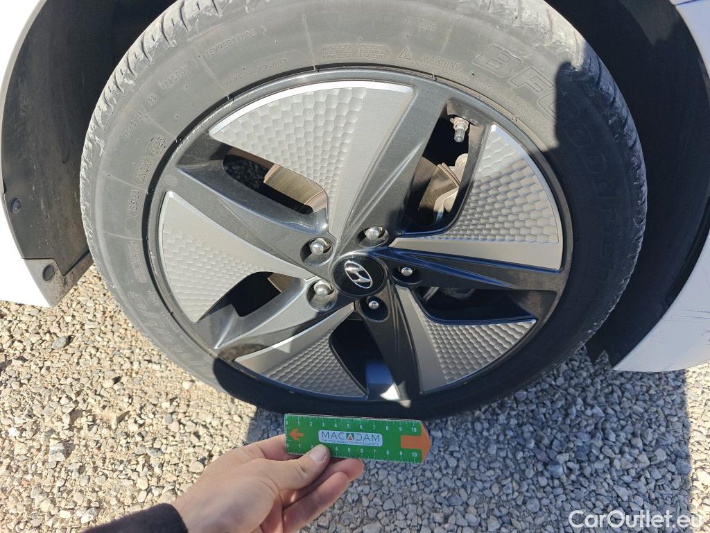  Hyundai   Ioniq HYUNDAI / 2019 / 5P / berlina con portón 1.6 GDI HEV Tecno DCT #14