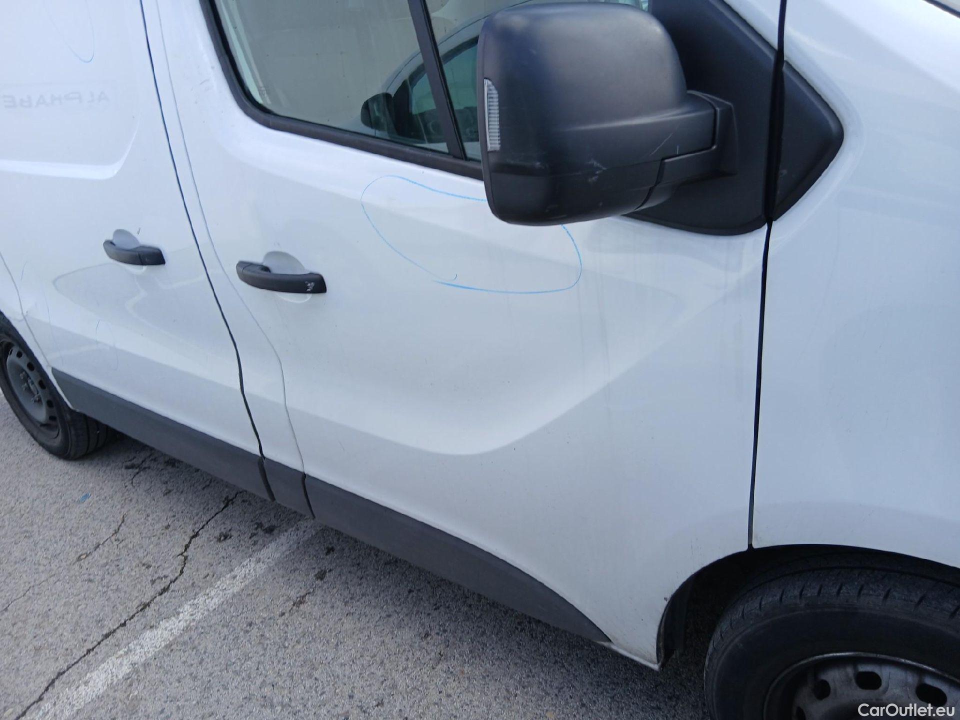  Renault  Trafic RENAULT  / 2021 / 4P / furgón Furgón L1H1 Blue dCi 96 Kw (130 CV) (AC2) #55