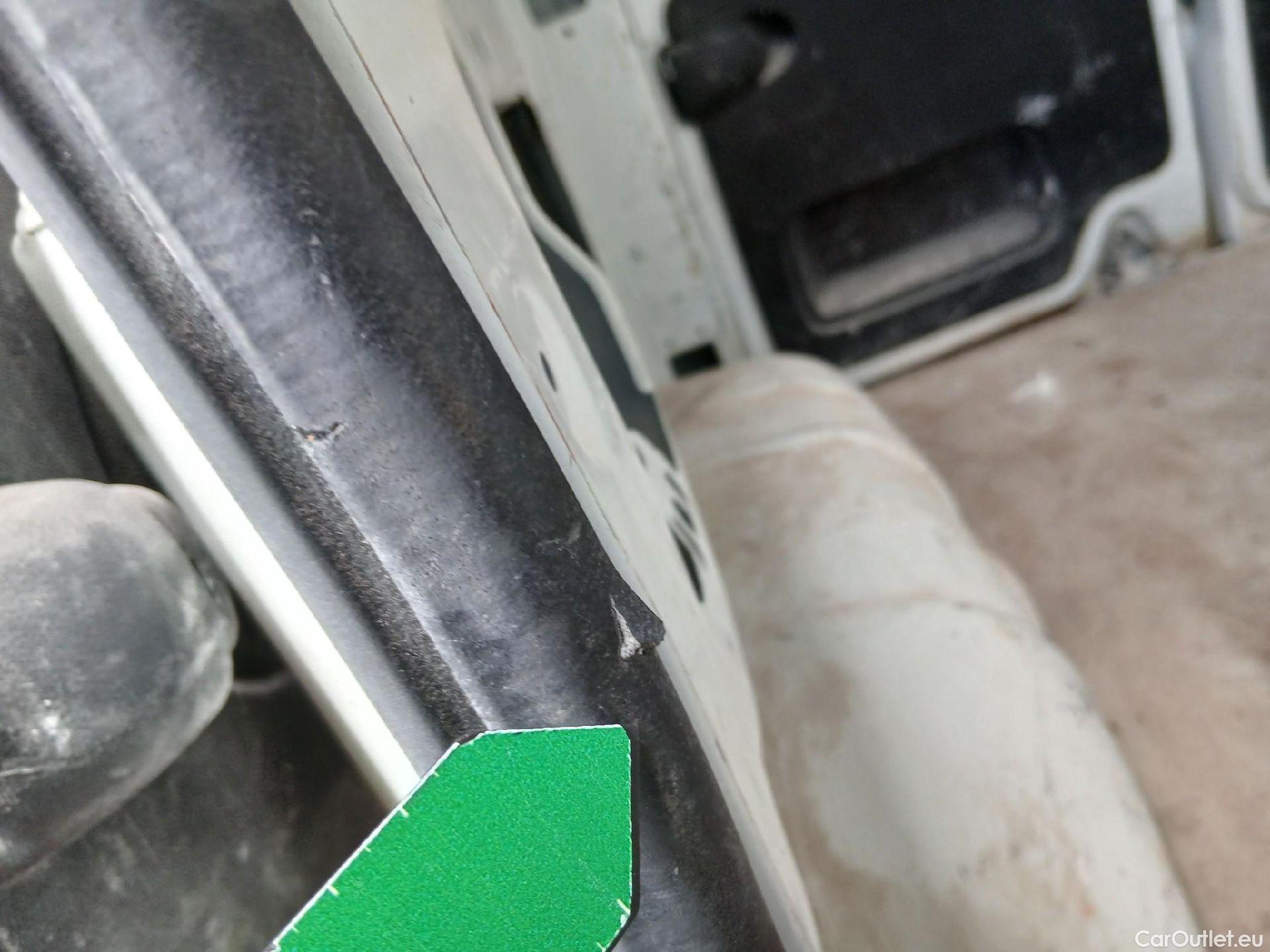  Renault  Trafic RENAULT  / 2021 / 4P / furgón Furgón L1H1 Blue dCi 96 Kw (130 CV) (AC2) #48