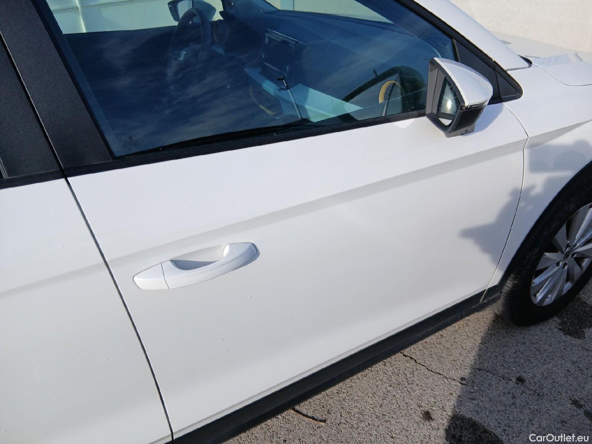  Seat  Arona SEAT  / 2021 / 5P / todoterreno 1.0 TSI 70kW (95CV) Reference XM #13