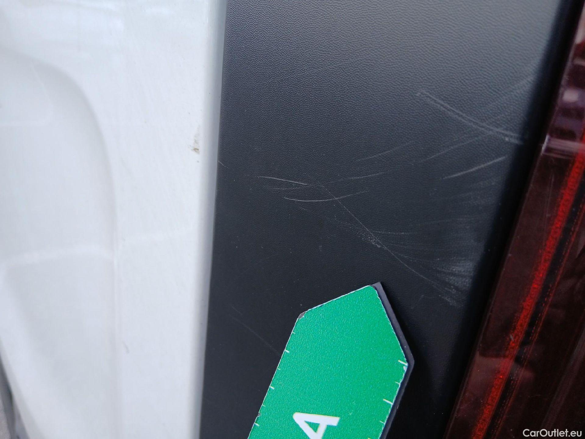  Renault  Trafic RENAULT  / 2021 / 4P / furgón Furgón L1H1 Blue dCi 96 Kw (130 CV) (AC2) #21