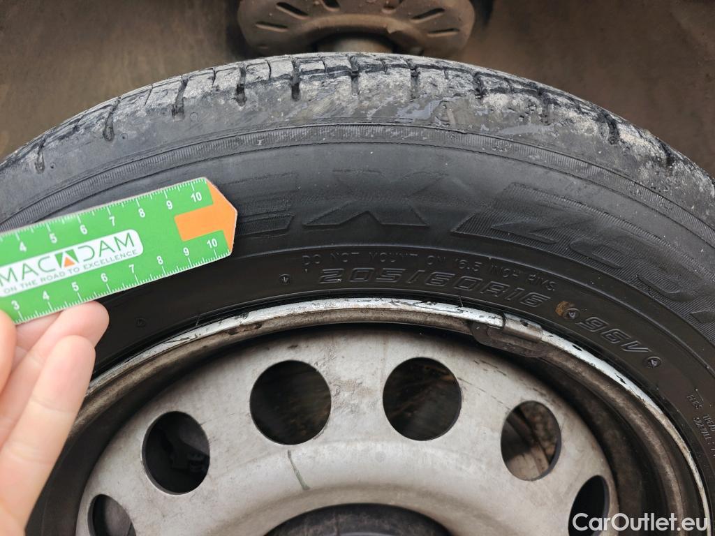  Opel  Combo OPEL  / 2018 / 3P / furgón derivado de turismo Cargo L 1000kg Diesel 1.5 100HP S&S MT E (AC) #29