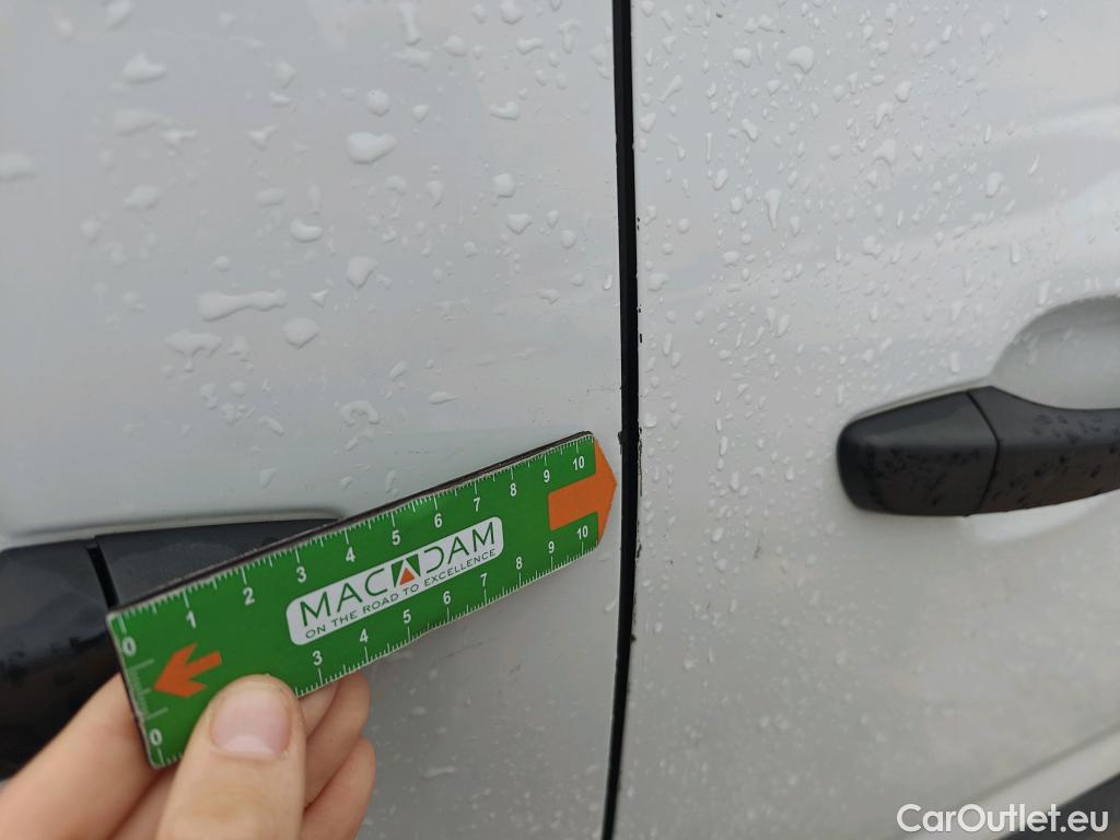  Opel  Combo OPEL  / 2018 / 3P / furgón derivado de turismo Cargo L 1000kg Diesel 1.5 100HP S&S MT E (AC) #51