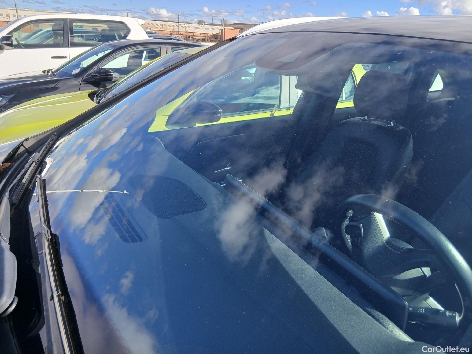  Mercedes  GLA MERCEDES-BENZ  / 2020 / 5P / todoterreno  250 e #33