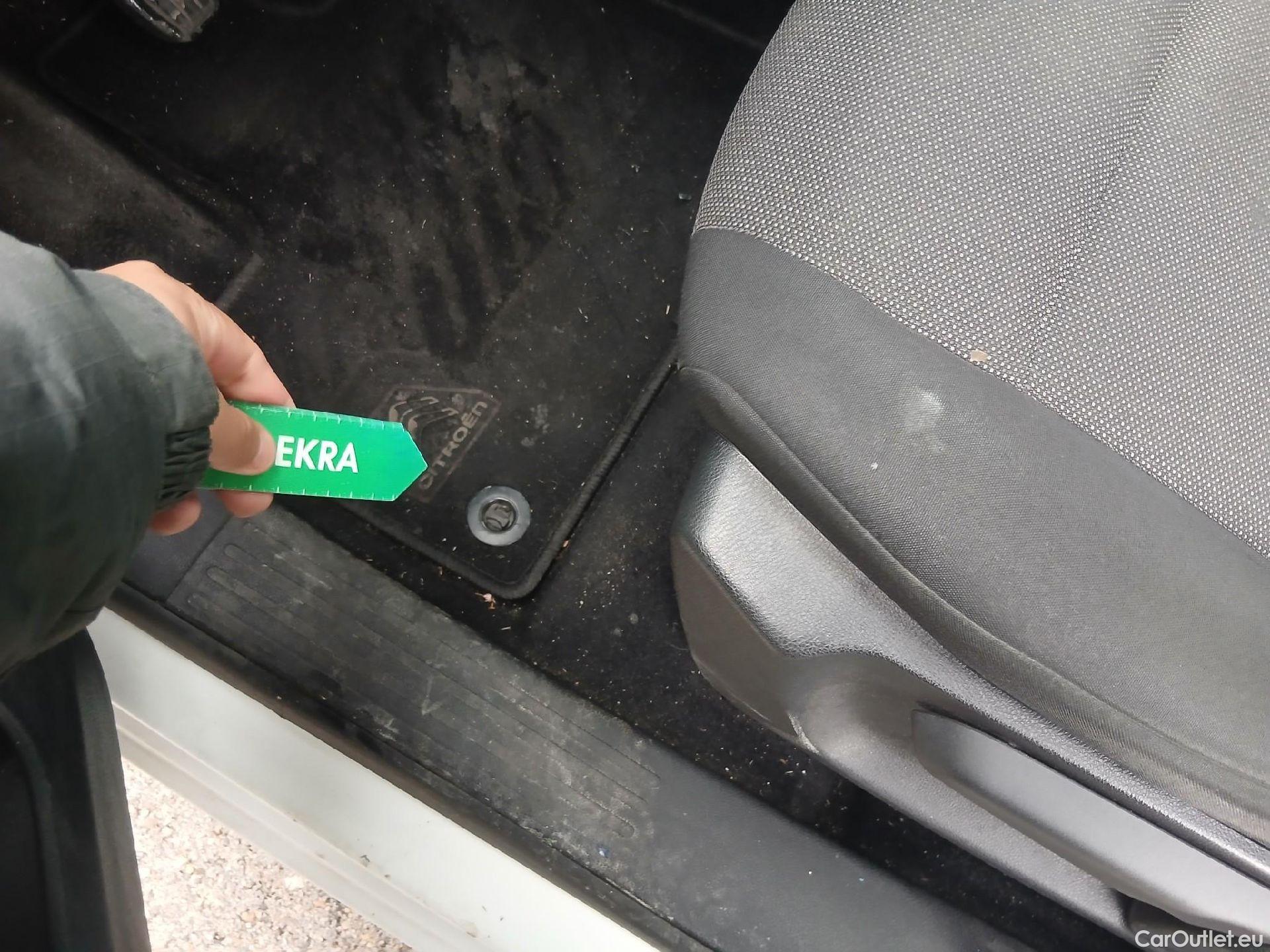  Citroen  Berlingo CITROEN  / 2018 / 4P / combi Talla M BlueHDi 100 LIVE (AC) #3