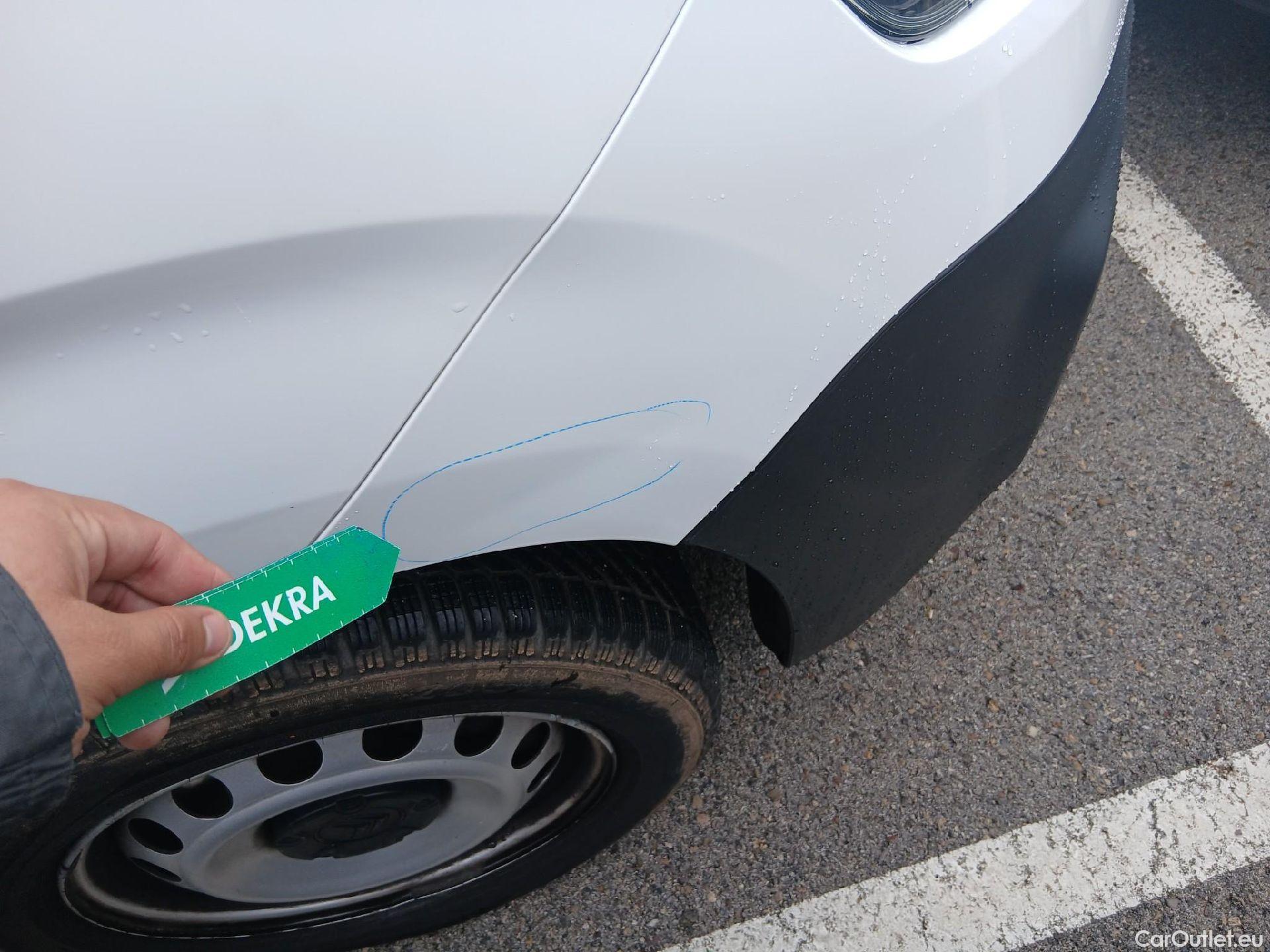  Citroen  Berlingo CITROEN  / 2018 / 4P / combi Talla M BlueHDi 100 LIVE (AC) #5