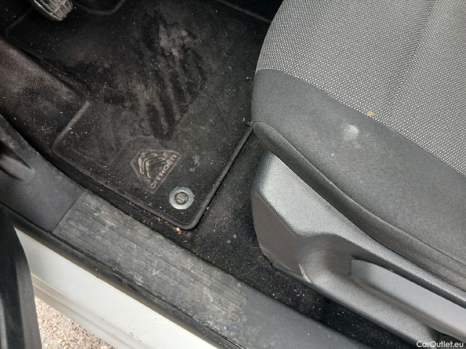  Citroen  Berlingo CITROEN  / 2018 / 4P / combi Talla M BlueHDi 100 LIVE (AC) #4