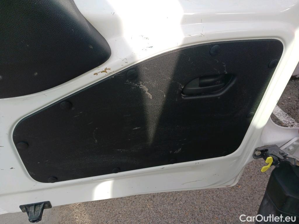  Citroen  Berlingo CITROEN  / 2018 / 4P / combi Talla M BlueHDi 100 S&S LIVE (AC) #20