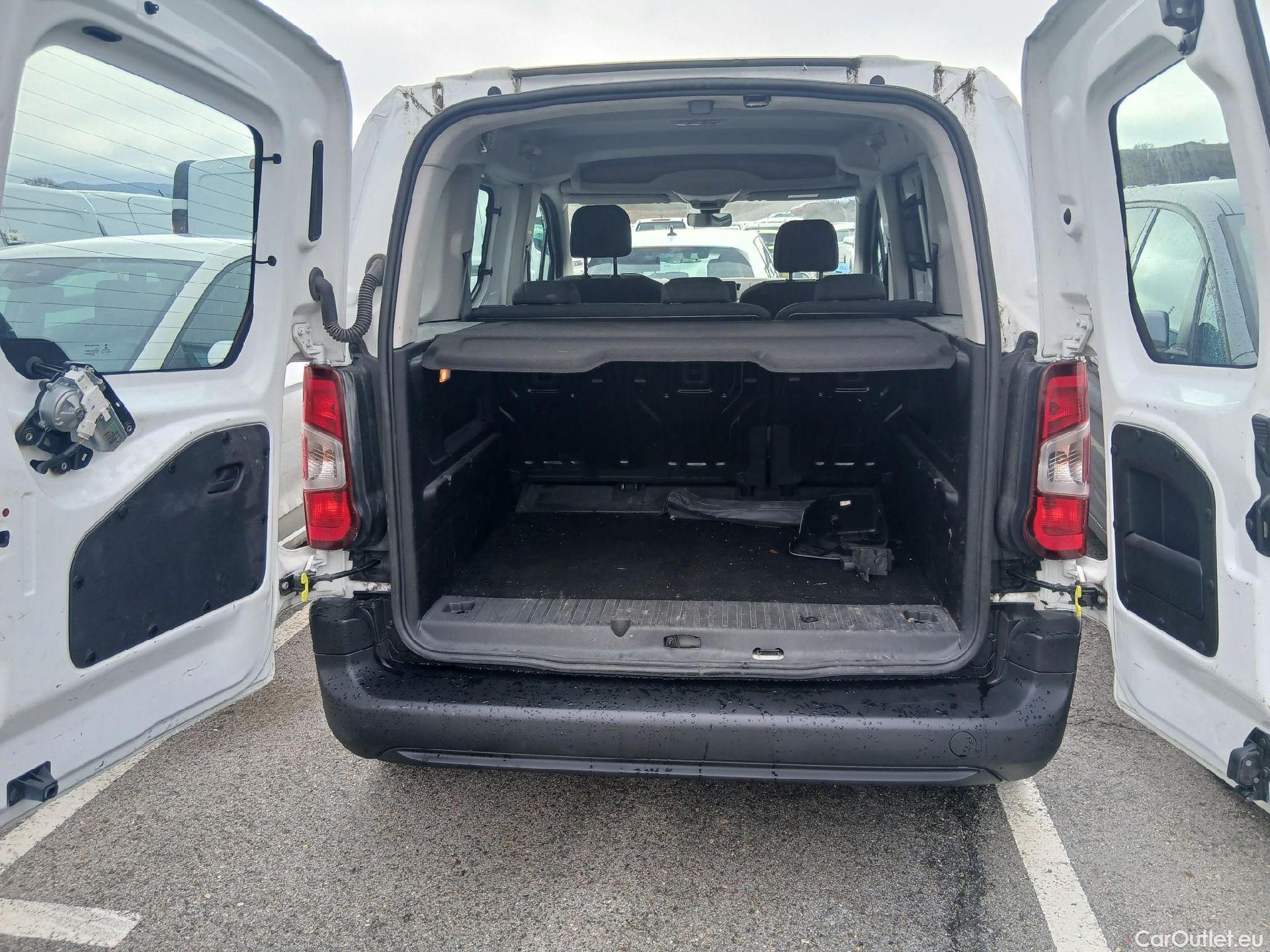  Citroen  Berlingo CITROEN  / 2018 / 4P / combi Talla M BlueHDi 100 LIVE (AC) #1