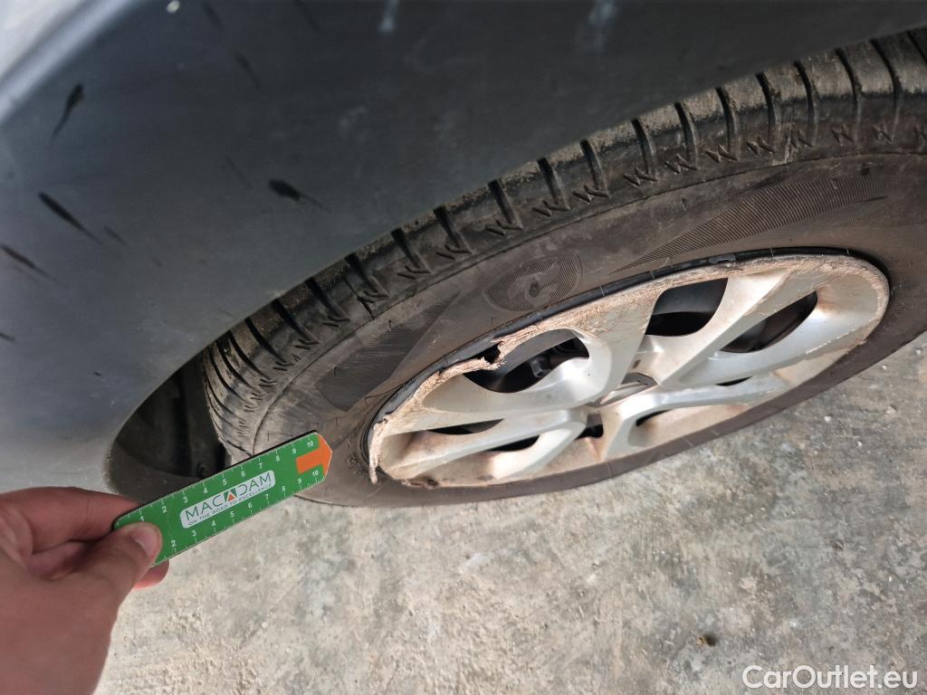  Citroen  C3 CITROEN  / 2016 / 5P / berlina con portón BlueHDi 73KW (100CV) S&S FEEL #35