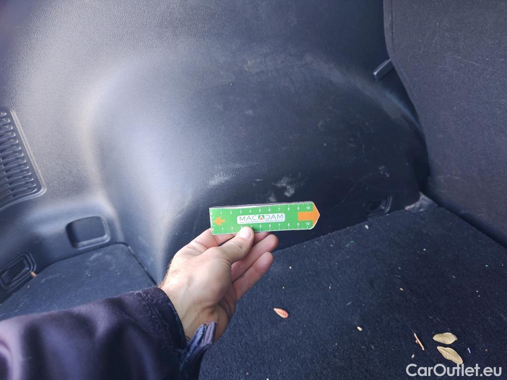  KIA  Sportage KIA  1.6MHEV Drive 100kW(136CV) 4x2(Crist Tintados) #37