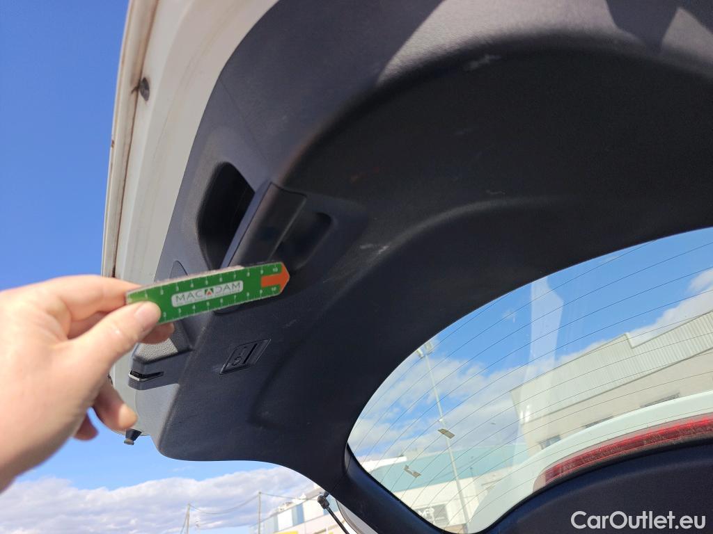  KIA  XCeed KIA  / 2019 / 5P / todoterreno 1.0 T-GDi Drive 88kW (120CV) #28