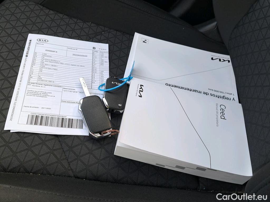  KIA  Cee'd KIA Ceed / 2021 / 5P / berlina con portón 1.0 T-GDi 74kW (100CV) Concept #9