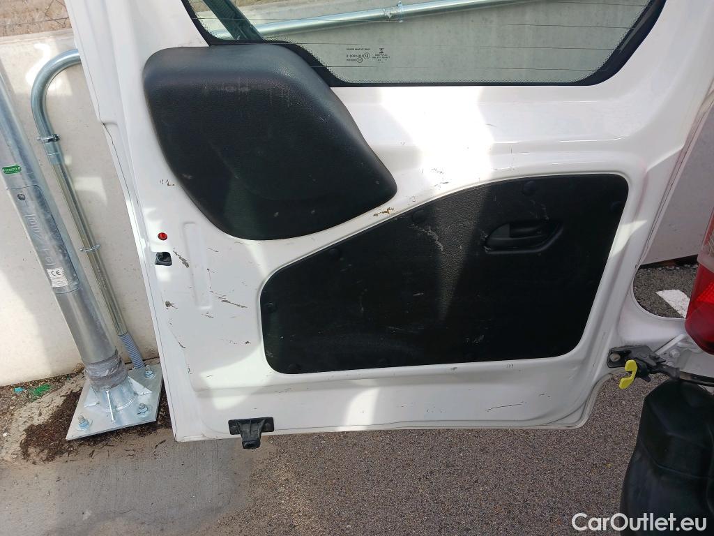  Citroen  Berlingo CITROEN  / 2018 / 4P / combi Talla M BlueHDi 100 S&S LIVE (AC) #43