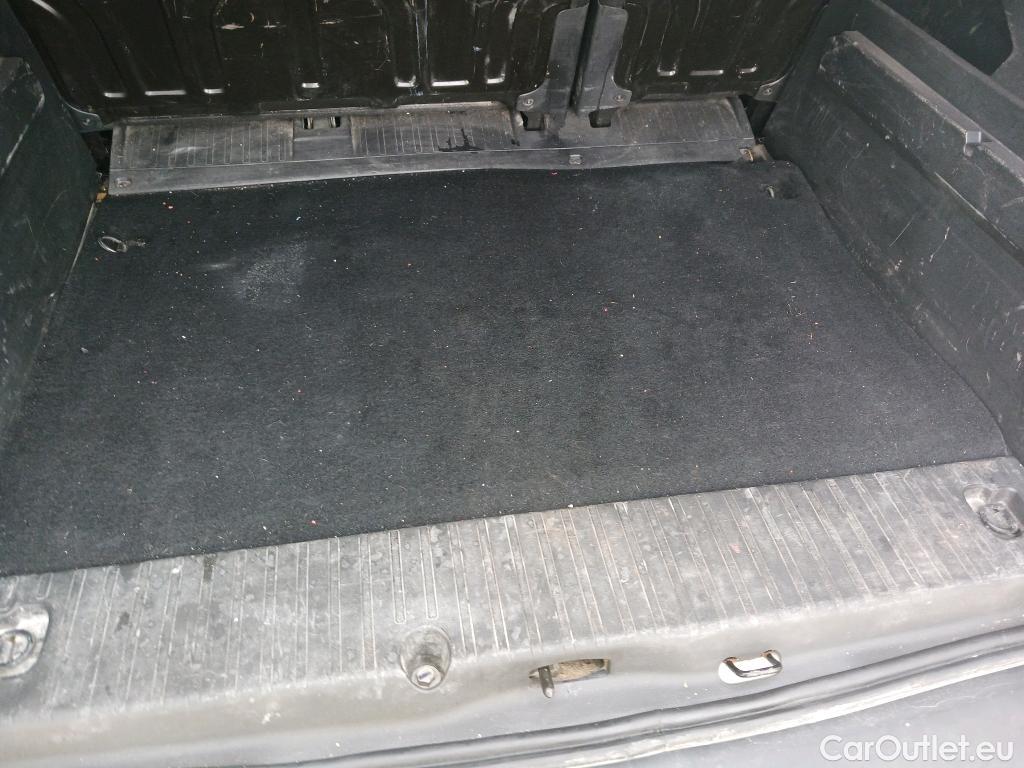  Citroen  Berlingo CITROEN  / 2018 / 4P / combi Talla M BlueHDi 100 S&S LIVE (AC) #41