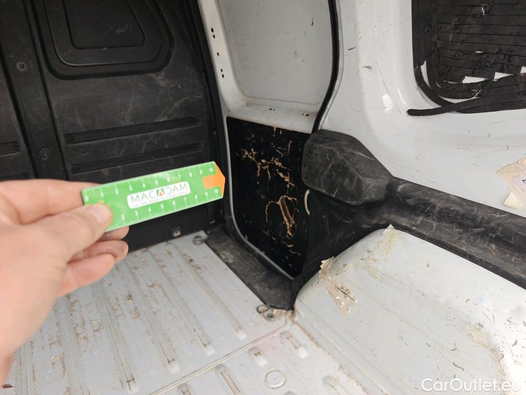  Mercedes  Citan MERCEDES-BENZ  / 2021 / 4P / furgón derivado de turismo 110 CDI 70kW Furgón Base Largo #4