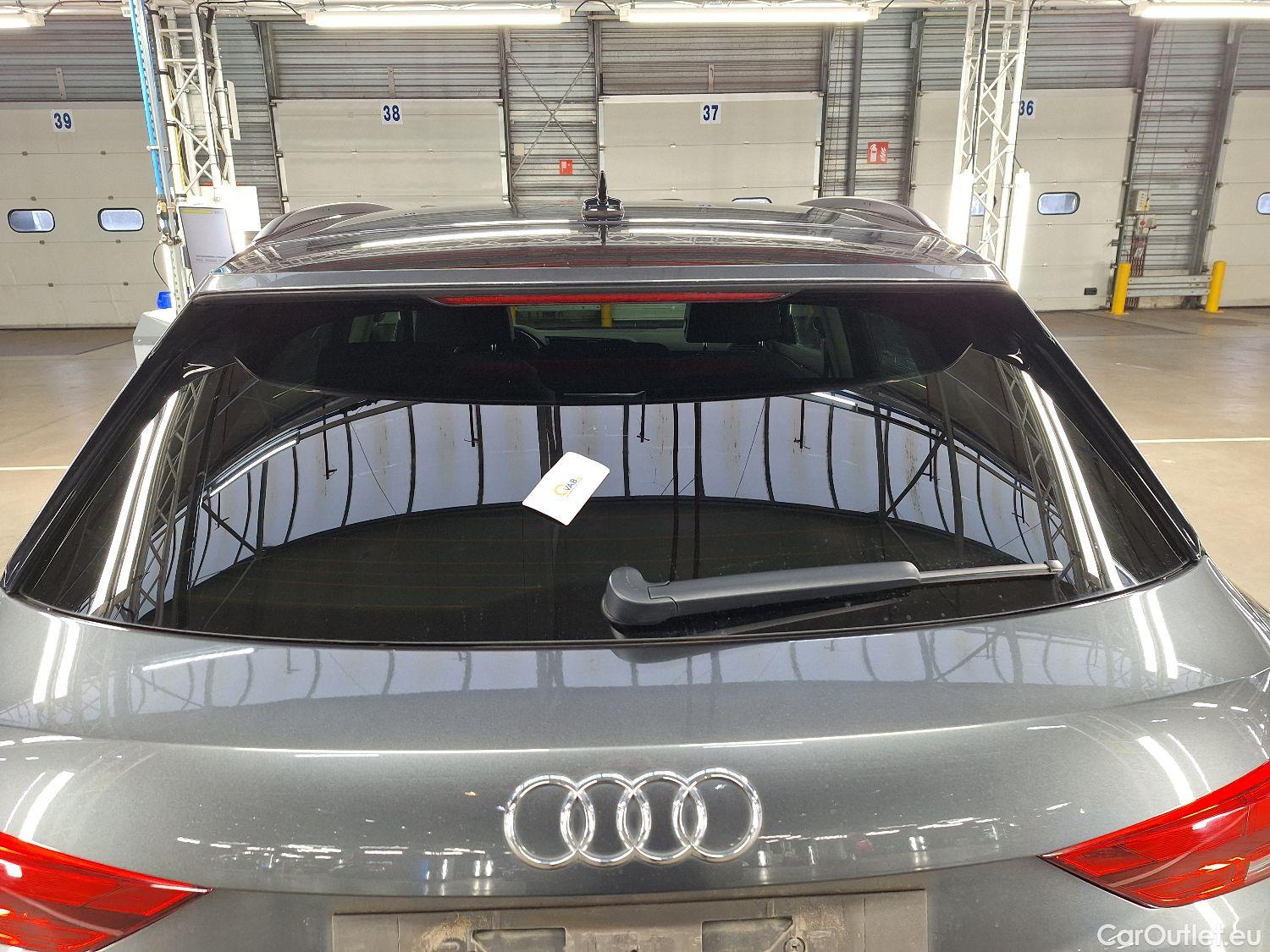  Audi  Q3 Audi,  '18, Audi  35 TDI S tronic S line Business Edition 5d #37