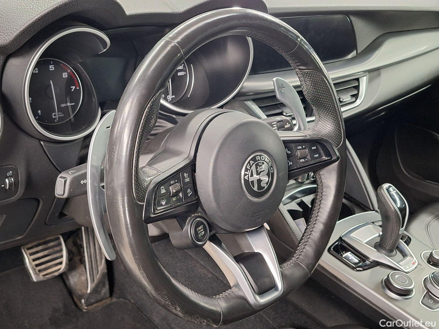  Alfa Romeo   STELVIO Alfa Romeo, '17, Alfa Romeo 2.0 200 Sprint AWD 5d #29