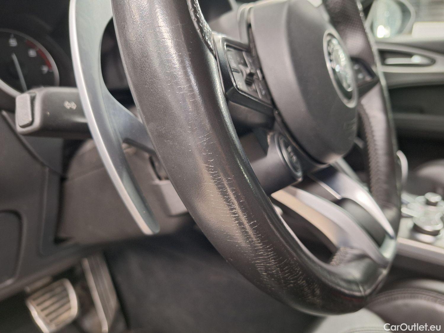  Alfa Romeo   STELVIO Alfa Romeo, '17, Alfa Romeo 2.0 200 Sprint AWD 5d #31