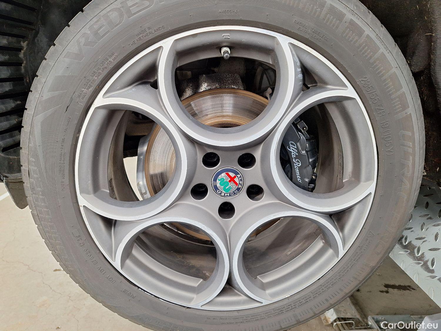  Alfa Romeo   STELVIO Alfa Romeo, '17, Alfa Romeo 2.0 200 Sprint AWD 5d #11