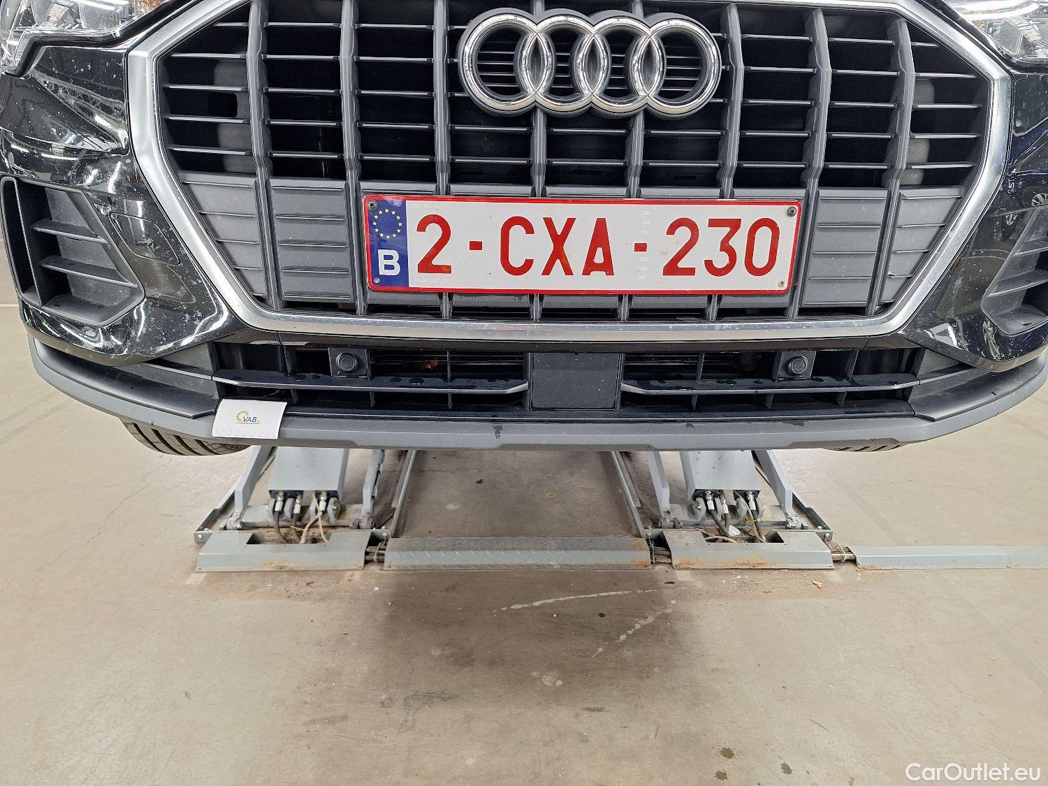  Audi  Q3 Audi,  '18, Audi  35 TDI S Tronic Bus. Ed. Attraction 5d #25