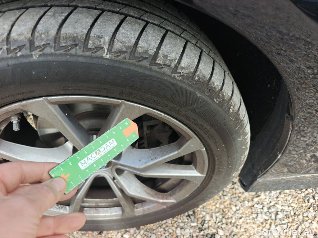  Bmw  Serie 3 BMW  / 2018 / 4P / sedán 318d Auto. #12