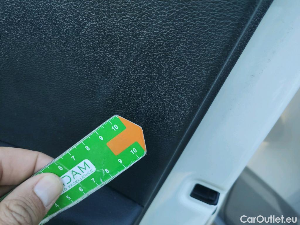  Audi  Q2 AUDI  / 2016 / 5P / todoterreno Design 30 TFSI 85kW (116CV) #8