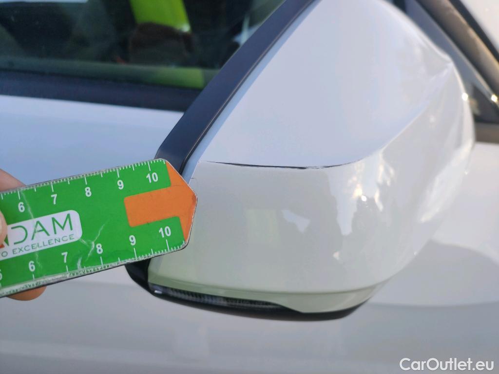  Audi  Q2 AUDI  / 2016 / 5P / todoterreno Design 30 TFSI 85kW (116CV) #24