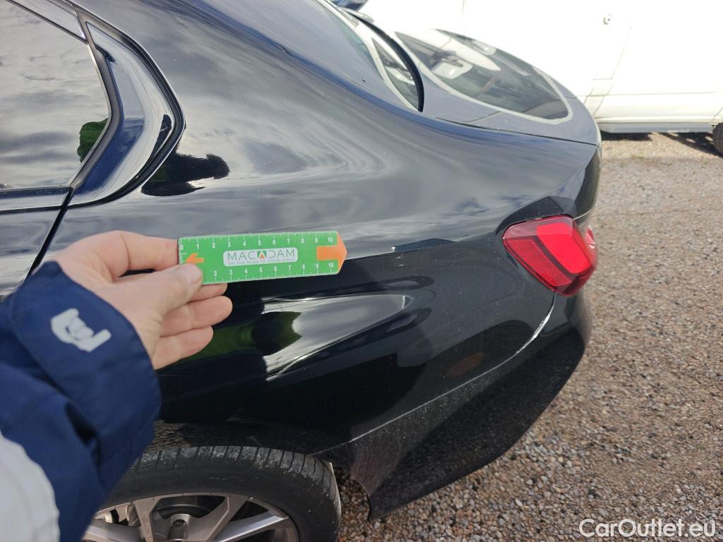  Bmw  Serie 3 BMW  / 2018 / 4P / sedán 318d Auto. #9