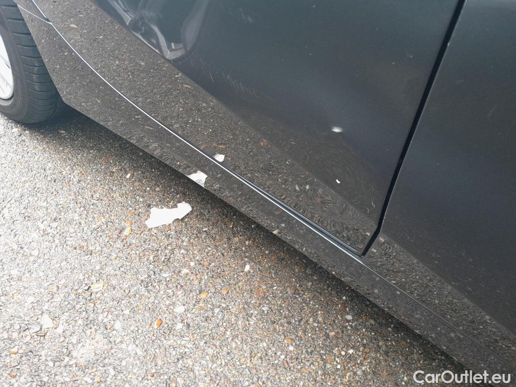  Bmw  Serie 1 BMW  / 2019 / 5P / berlina con portón 118i #5