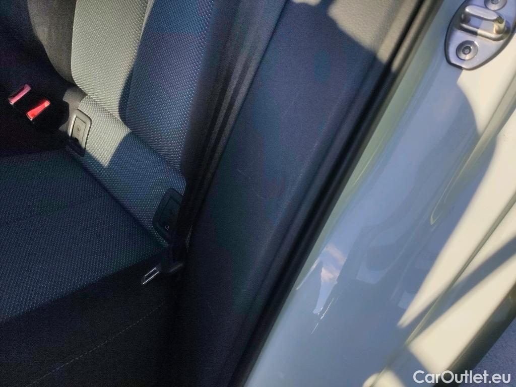  Audi  Q2 AUDI  / 2016 / 5P / todoterreno Design 30 TFSI 85kW (116CV) #9