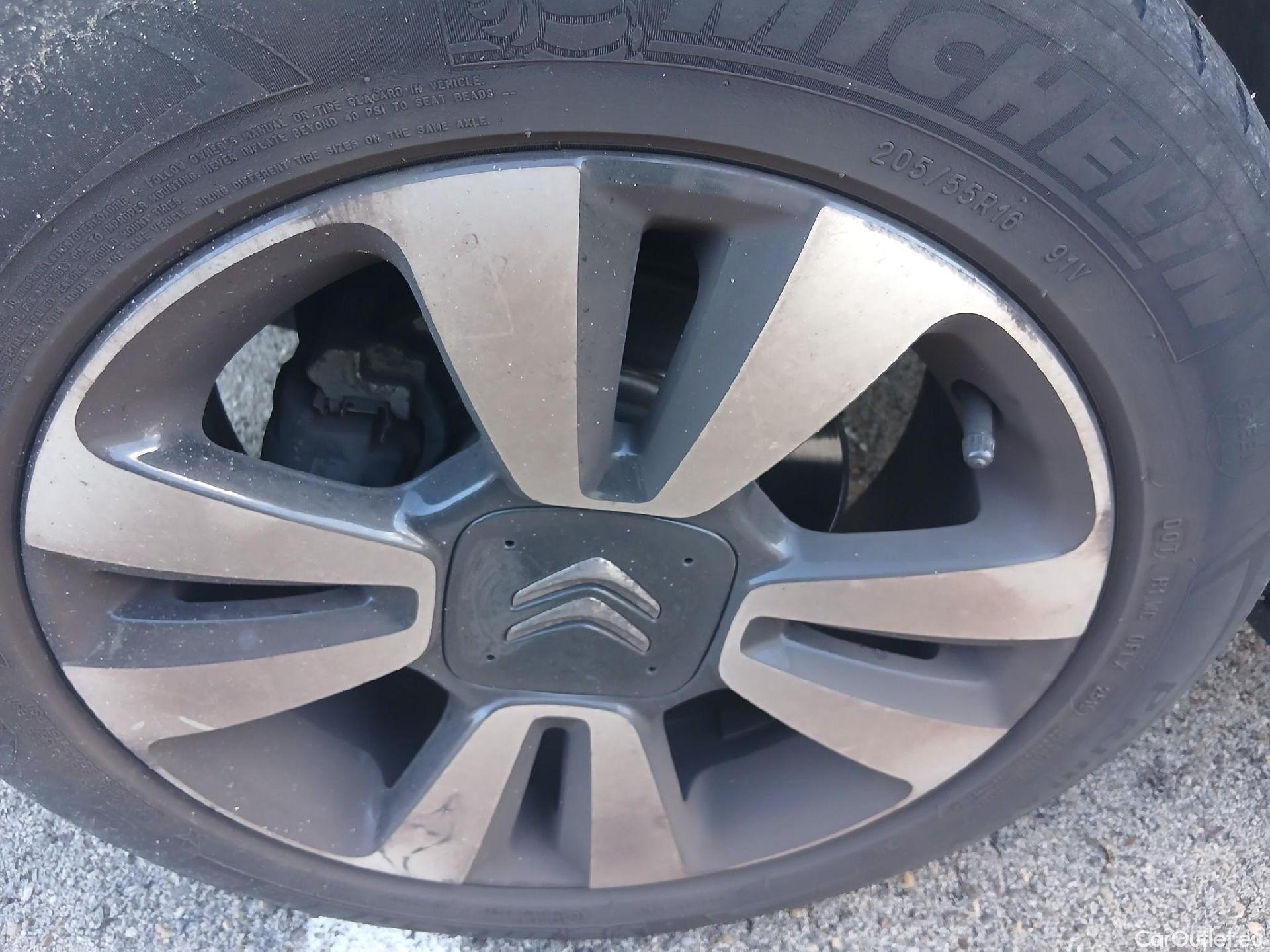  Citroen  C3 CITROEN  / 2016 / 5P / berlina con portón PureTech 60KW (82CV) FEEL (CX) #13