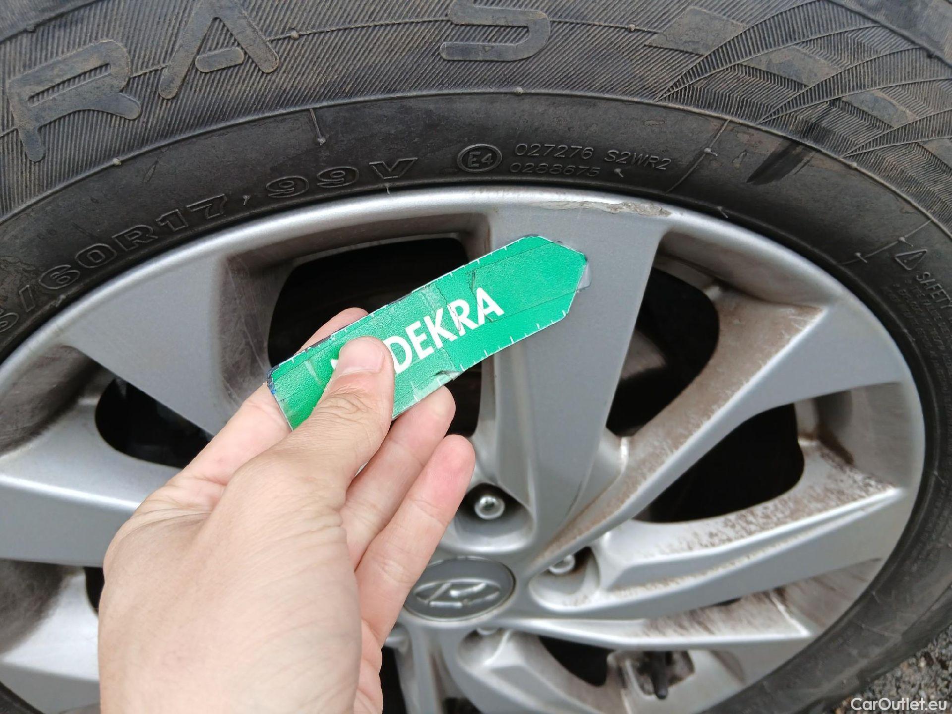  Hyundai  Tucson HYUNDAI  / 2018 / 5P / todoterreno 1.6 CRDI 85kW (116CV) 48V SLE 4X2(SP)(SL) #15