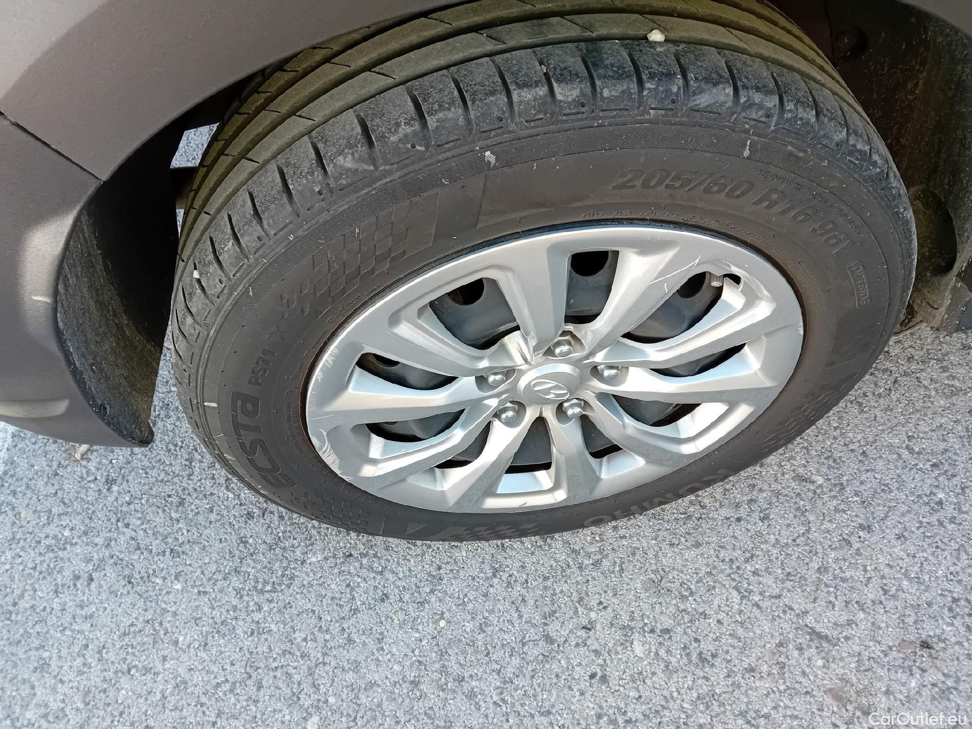  Hyundai  Konna HYUNDAI Kona / 2020 / 5P / todoterreno 1.0 TGDI Klass 4X2 #9